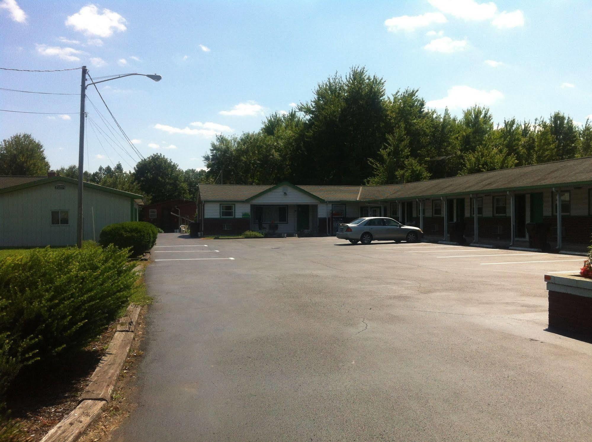 Green Crest Motel Mount Orab Exterior photo